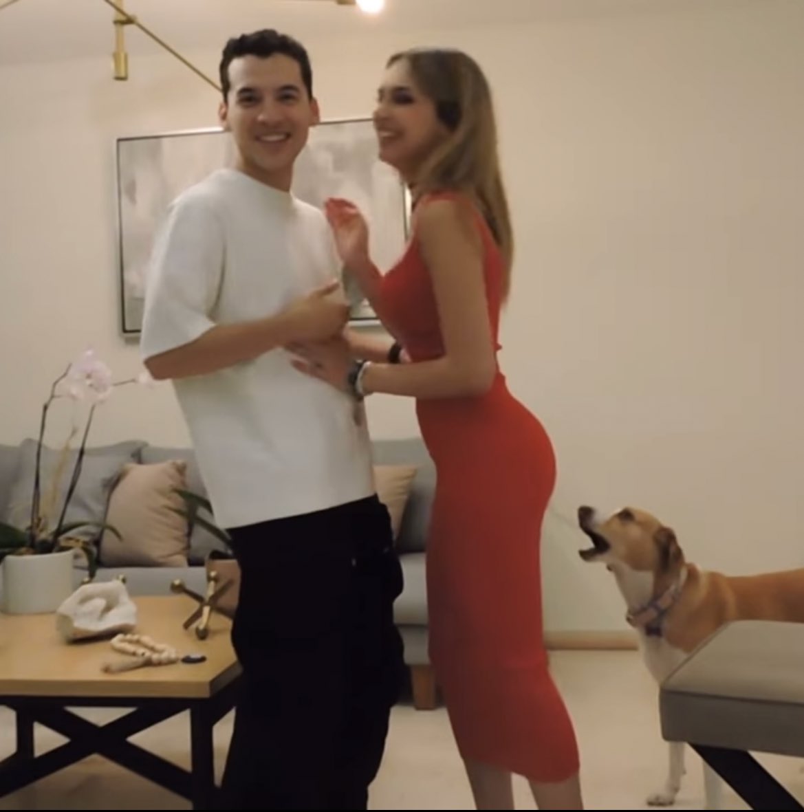 Dale 🔄 si crees que Mar Lara &amp; Mario Girón son la pareja más hermosa de la música ❣️