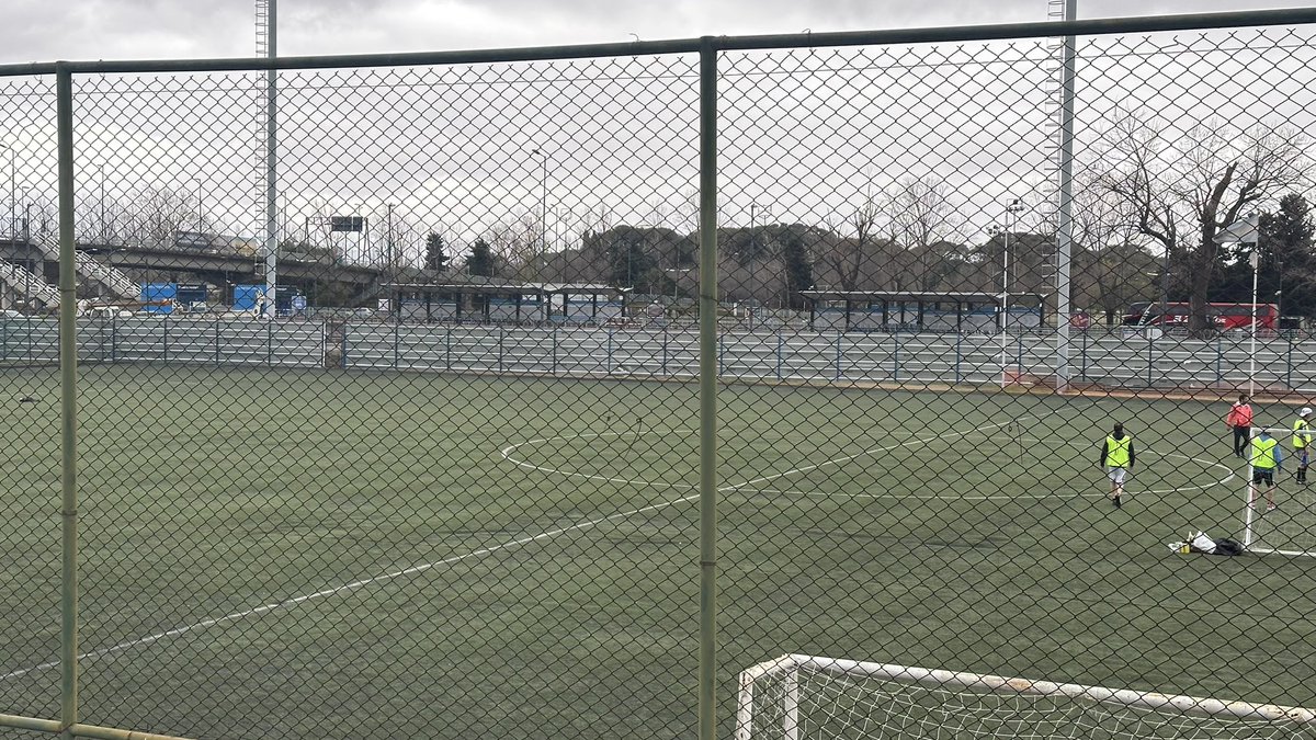 LeaVaquila's tweet image. 🚧 Obras en #RiverPlate
Una parte del paredón del club que da a Lugones fue derribada como parte de los trabajos que está llevando a cabo Autopistas Urbanas (AUSA) en la renovación del puente Labruna. Una vez terminada está obra se volverá a hacer el cerramiento.
El proyecto…