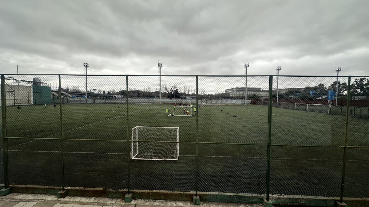 LeaVaquila's tweet image. 🚧 Obras en #RiverPlate
Una parte del paredón del club que da a Lugones fue derribada como parte de los trabajos que está llevando a cabo Autopistas Urbanas (AUSA) en la renovación del puente Labruna. Una vez terminada está obra se volverá a hacer el cerramiento.
El proyecto…