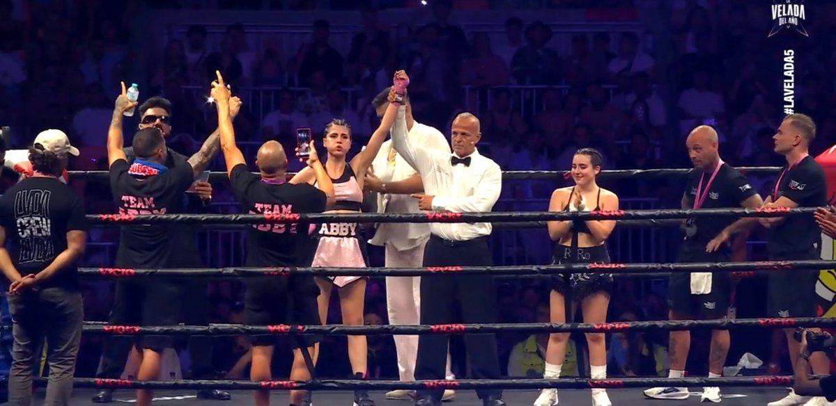 Estamos ante el robo más grande de todas las veladas eh
#LaVeladaDelAñoV