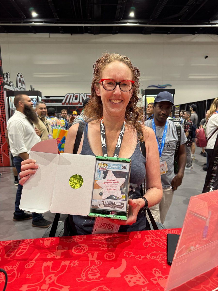 7BucksAPop's tweet image. 🚨 Mystery Grail WINNER alert! 🚨 Come see what treasures are waiting at Booth #5037!