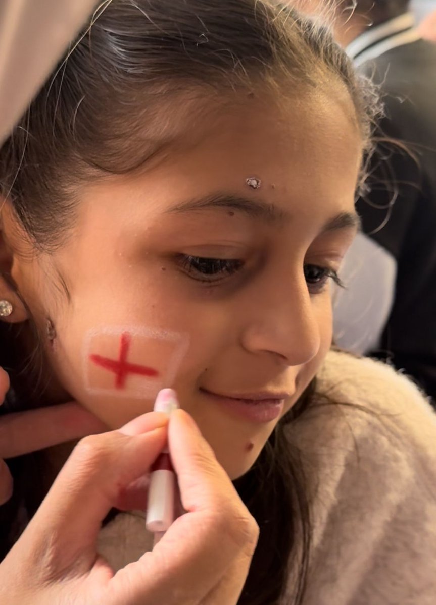 ApnaEngland's tweet image. A few snaps from our recent @oneroverssas Watch Party - incredible effort & fantastic work happening in Lancashire! 👏📸
#ApnaEngland #FansForDiversity
#Lionesses 🏴🖥⚽️