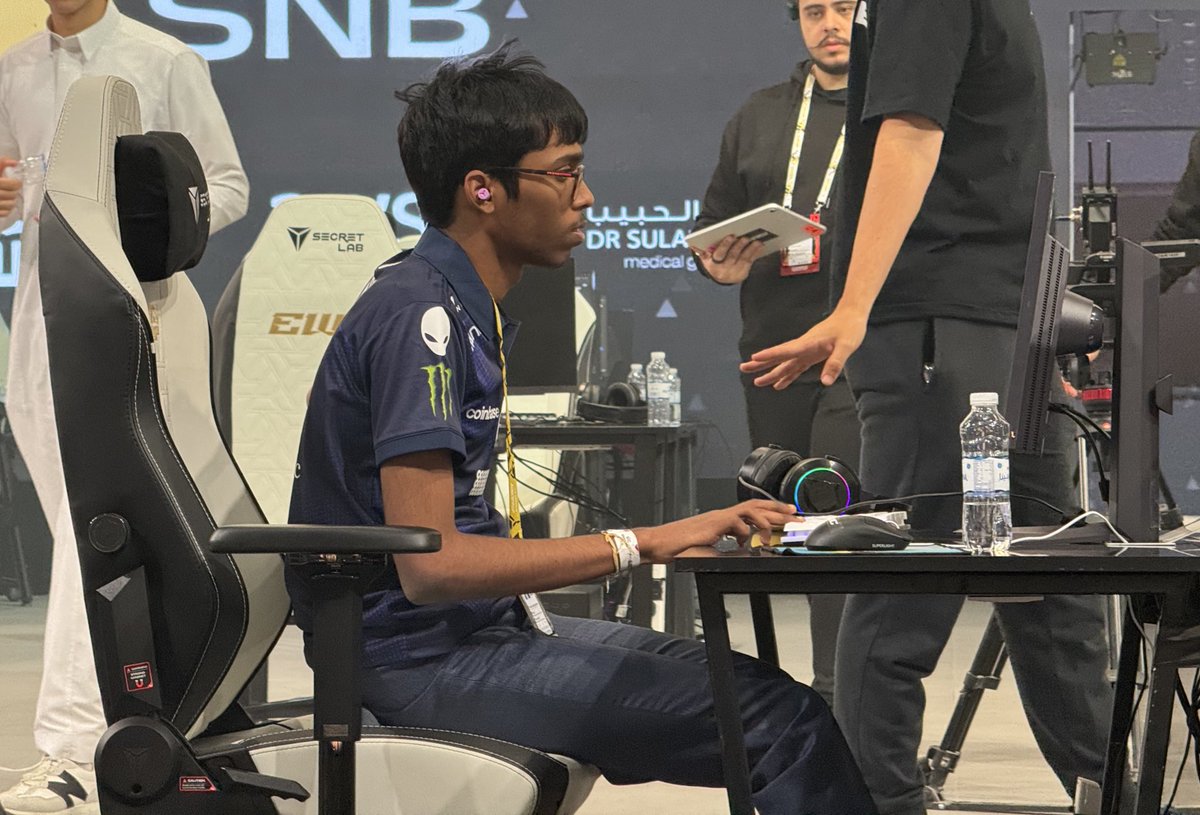 TeamLiquid's tweet image. GGWP @anishgiri.
Praggβs LCQ run ends here. Tough bracket, tougher opponent.
The Team Liquid banner moves forward into #EsportsWorldCup Chess, carried by Magnus Carlsen and Fabiano Caruana.