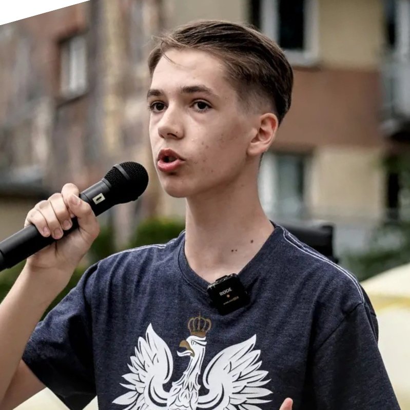PlNadeWszystko's tweet image. #NoweZdjecieProfilowe
Z tej okazji chciałbym wam coś powiedzieć:
Drobnymi kroczkami będę coraz to więcej pracował na rzecz Polski. Teraz zostałem prezesem Młodych dla Wolności w okręgu Częstochowskim i aktualnie na tym chcę się skupić. Kocham Polskę. Chcę dla niej działać.…