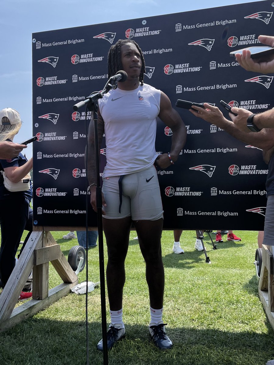 iambrianhines's tweet image. Rookie WR Kyle Williams on the importance of establishing trust with Drake Maye:

“Without trust, what is there? It’s like a relationship with your girl - can’t have a relationship with no trust.”