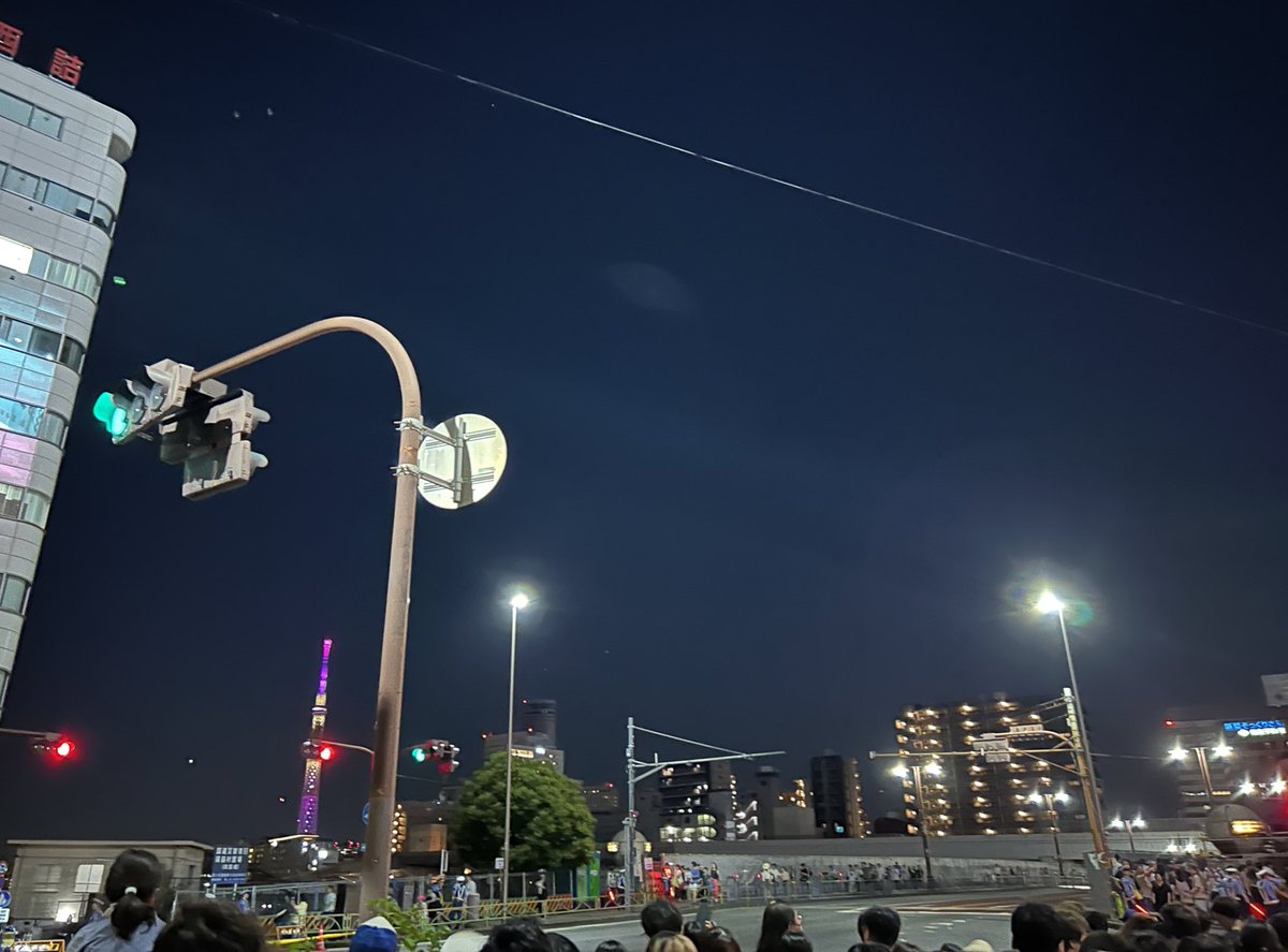 kamiya_chuo's tweet image. 昨夜の最後は隅田川花火大会。
警備等を担当されている東日本橋一丁目、二丁目の皆さん、お疲れ様でした。