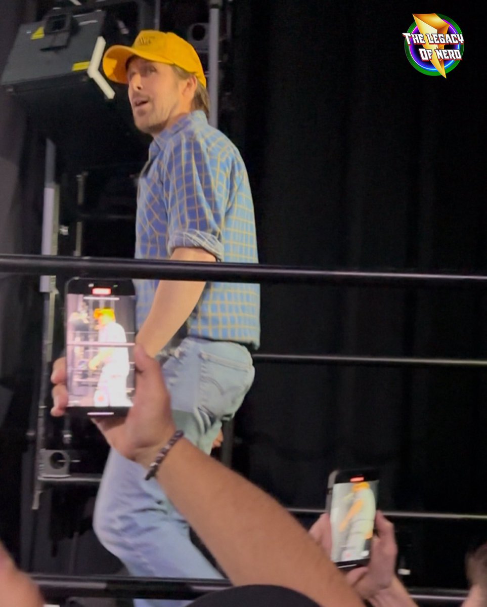thelegacyofnerd's tweet image. Ryan Gosling has arrived to Hall H at SDCC for the ‘Project Hail Mary’ Panel