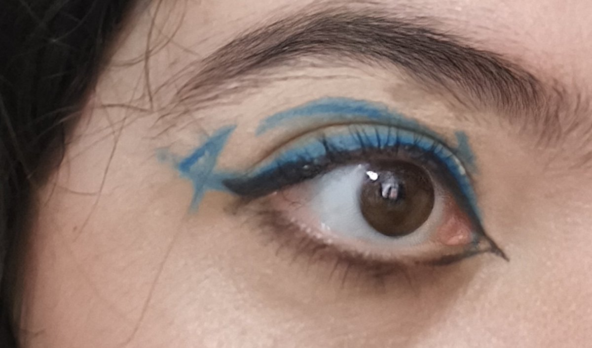 vampiradox's tweet image. Delineado pra ver quarteto fantástico (n tá perfeito mas eu tentei)