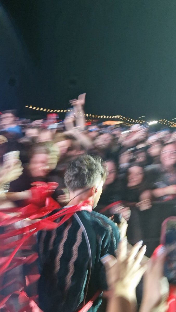 Louis running at barricade!
#ŁódźSummerFestival
26.7.25 

📸: loutallinson