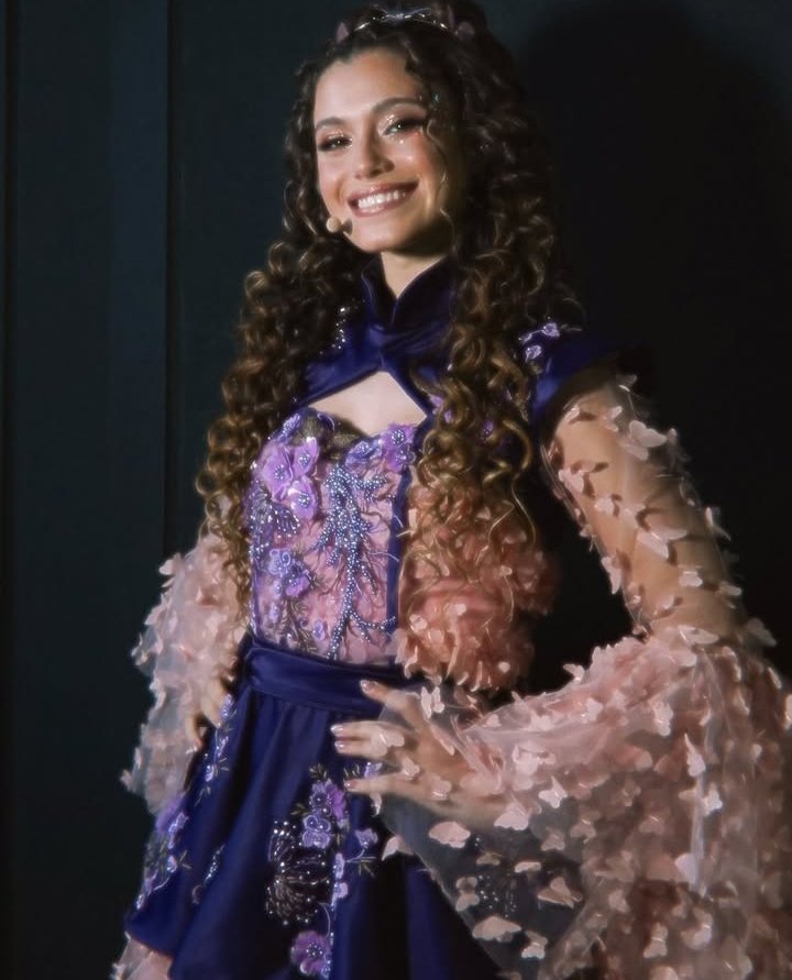 withumateo's tweet image. ella es solo una chica cumpliendo sus sueños, completamente destinada 💜