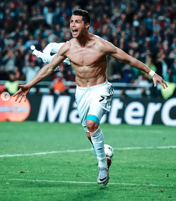Cr7stianismo_'s tweet photo. 🚨HILO:

Todos los 17 goles de Cristiano Ronaldo en la Champions 2013/14

El récord histórico de más goles en Champions en una temporada.

Si podéis apoyar, os lo agradezco🙏 https://t.co/8EIQ1jWTME