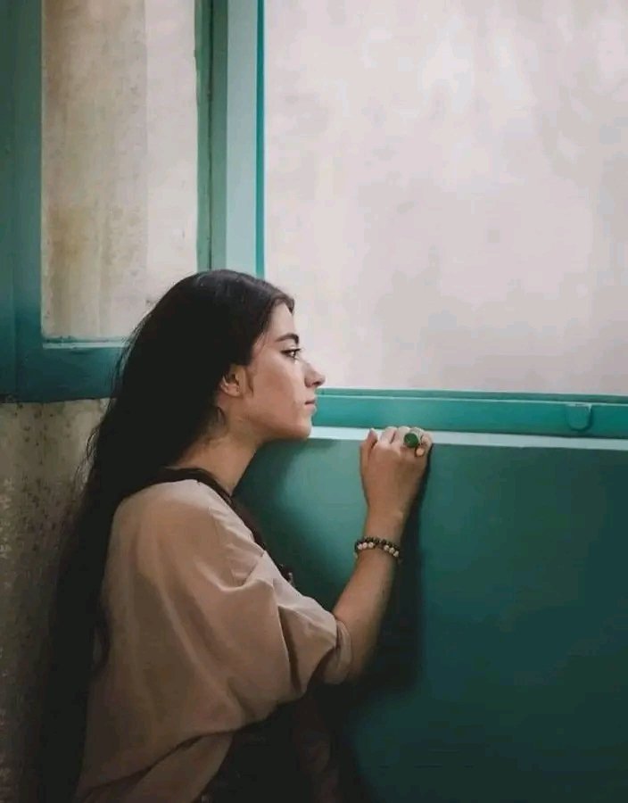 ywsfzm15's tweet image. *
فهل ترجع الدنيا كما قد عهدتها
وهل ما مضى من سالف العمر يرجع
*
ولي فى الهوى شمس إذا هي أشرقت
رأيت بها سحب الأسى كيف تقشع !.
*
• الرافعي|| ديوان