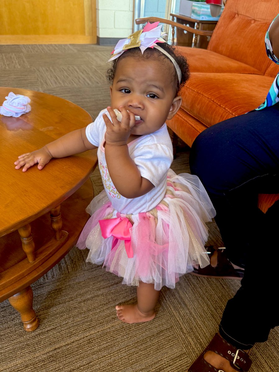 JVR405's tweet image. Niece turns 1 years old today 😭🥹