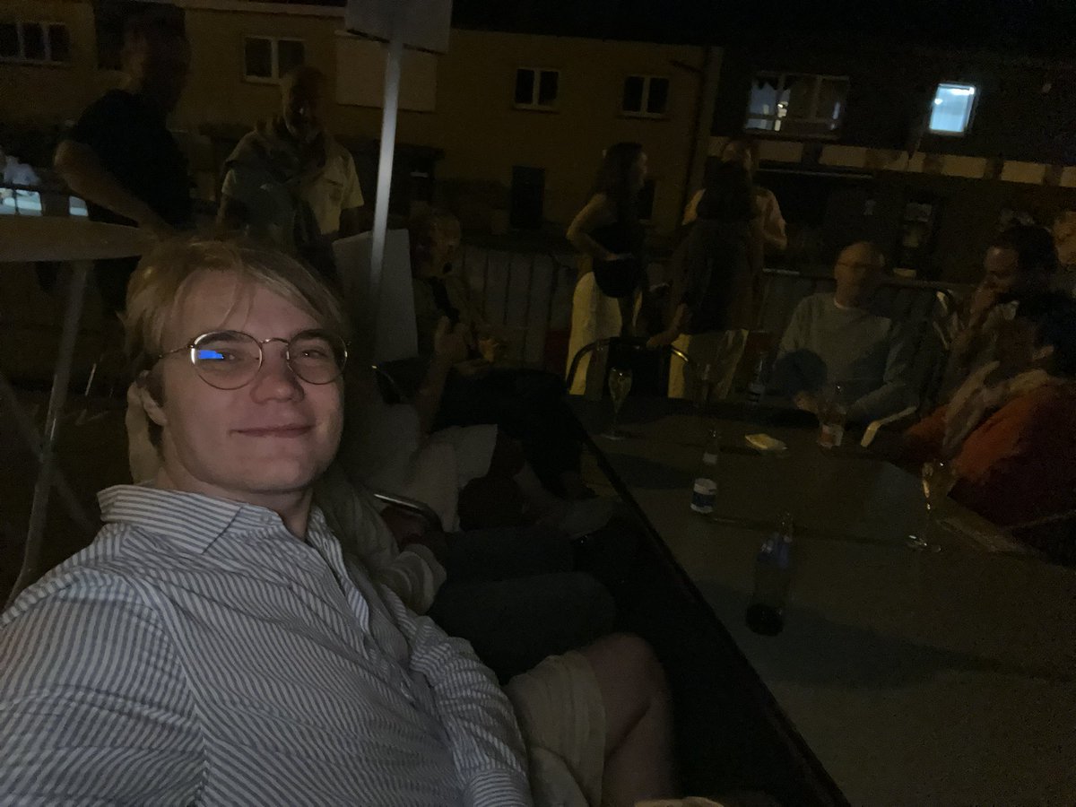 charlesde_groot's tweet image. Ik had vanavond een gesprek met iemand die zei dat er vroeger tot 5000 man voor de feesten kwamen (Keizer Karelfeesten).
Vandaag waren er 150.
Versta het gevoel van vergeten worden, geeft deze dorpen hulp. Anders verliezen we ze aan extreem rechts.
De taak van de Politiek 🇧🇪