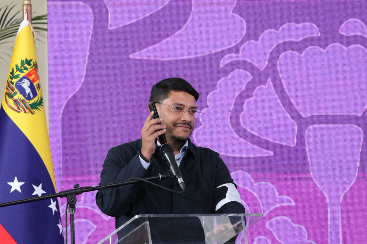ALBATCP's tweet image. #Noticia | ALBA presente en Encuentro Internacional de Madres Víctimas del Fascismo
Caracas, 26 de julio de 2025.- El secretario ejecutivo de la Alianza Bolivariana para los Pueblos de Nuestra América (ALBA), Rander Peña, asistió este sábado al Encuentro Internacional de Madres…