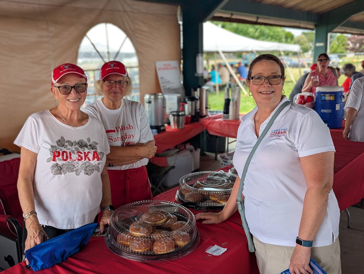 CzarnikForErie's tweet image. It was great to join Councilman Tony Filipski and Dawn Filipski at the Polish American Arts Festival in Cheektowaga, where I enjoyed connecting with voters and celebrating Polish culture!