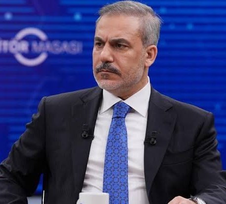 ghostelestiritr's tweet image. Hakan Fidan, orman yangınlarına tepki olarak kaşlarını çatarak gözdağı verdi.