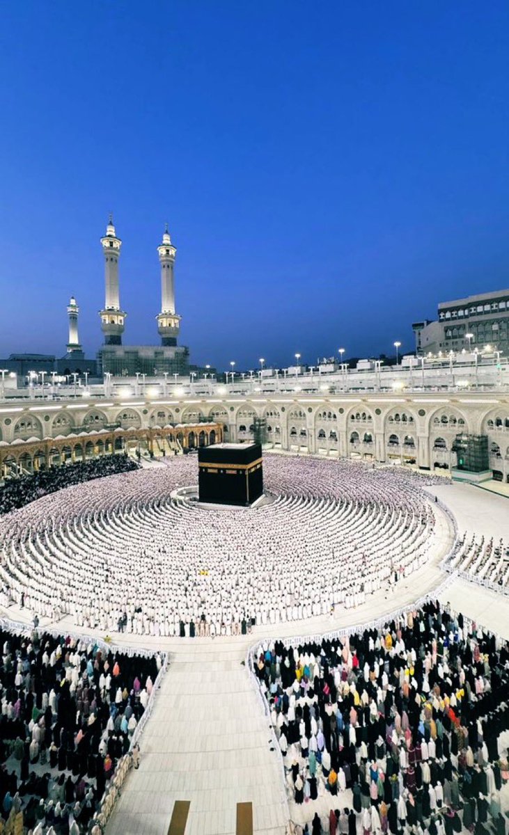 Alshaikh2's tweet image. اللهم في هذا #الثلث_الأخير_من_الليل، حيثُ تتنزّلُ بركاتُك و تُجابُ الدعوات، أسألك يا أرحم الراحمين، يا واسع المغفرة، يا #رحيم، يا #الله…
أن ترحم والدي #عبدالله_بن_عبداللطيف_بن_إبراهيم_آل_الشيخ، و والدتي #الجوهرة_بنت_محمد_بن_إبراهيم_آل_الشيخ، و عمي…