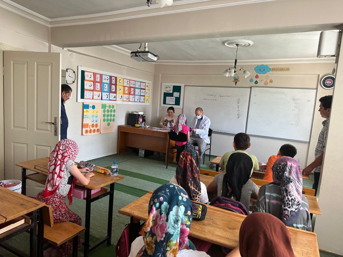 Koruyucu Ağız ve Diş Sağlığı birimimiz tarafından, Canik İlçe Müftülüğü ile ortaklaşa yürütülen "Camide Sağlıklı Gülüşler" projesi kapsamında; Demirci, Gölalan, Başkonak ve Hilaltepe mahallelerinde bulunan Yaz Kur’an Kurslarında eğitim gören çocuklarımıza yönelik ağız ve diş