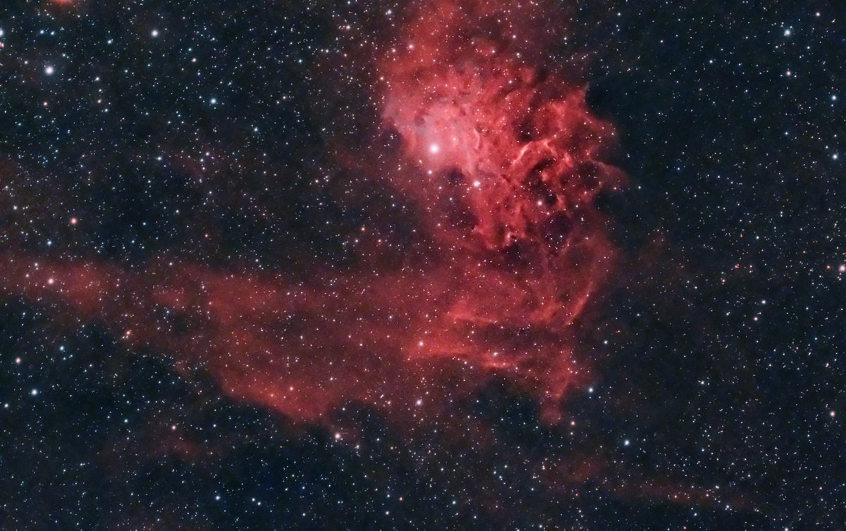 RayM5666's tweet image. Another one from a year ago. This is IC-405, Flaming Star Nebula. YES, it IS the Flaming Star Nebula. LOL