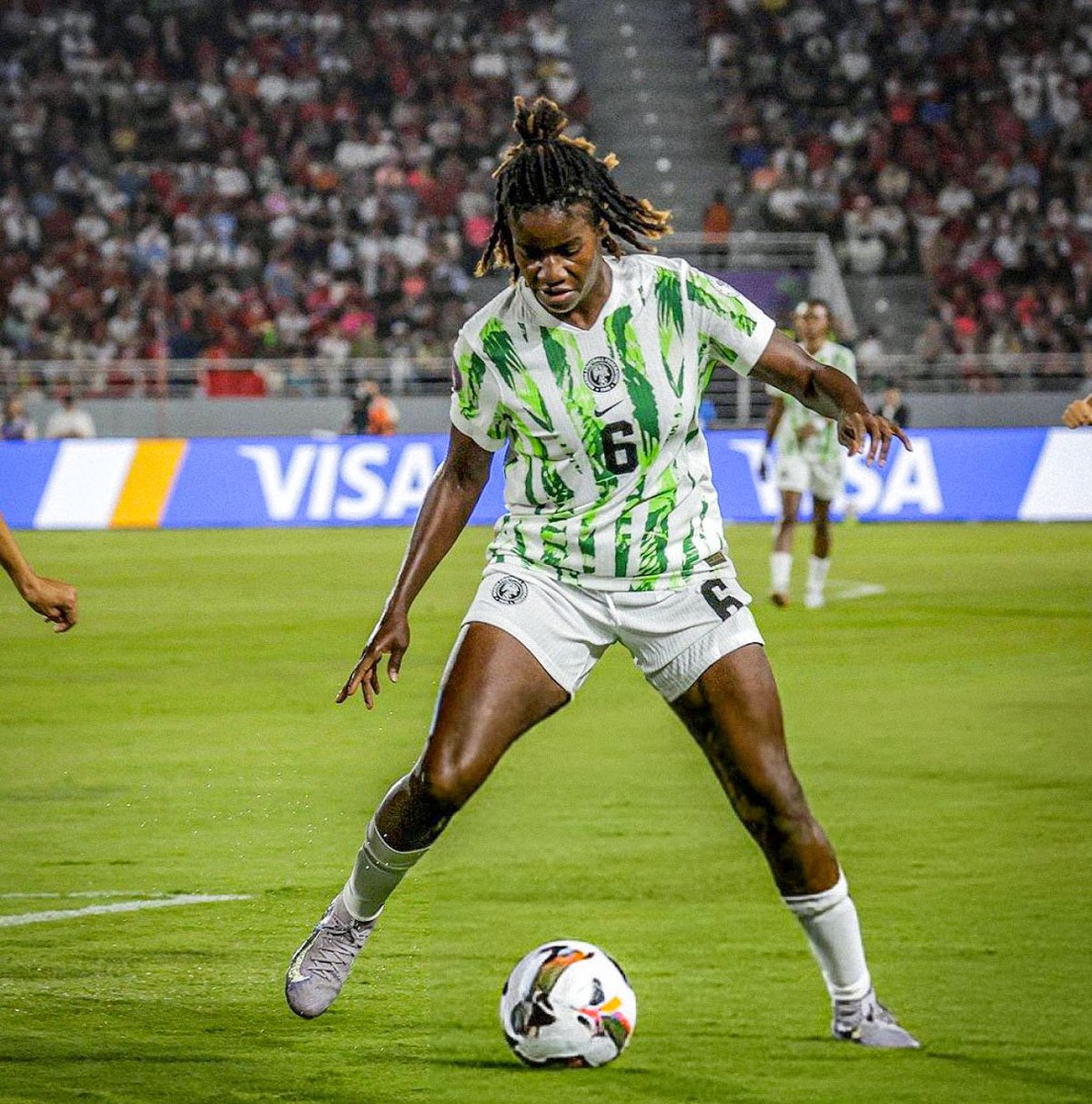 BlessingGives's tweet image. Appreciation tweet for our Super falcons baller Esther Baller Okoronkwo 💫
Don’t Skip Like ❤️🇳🇬