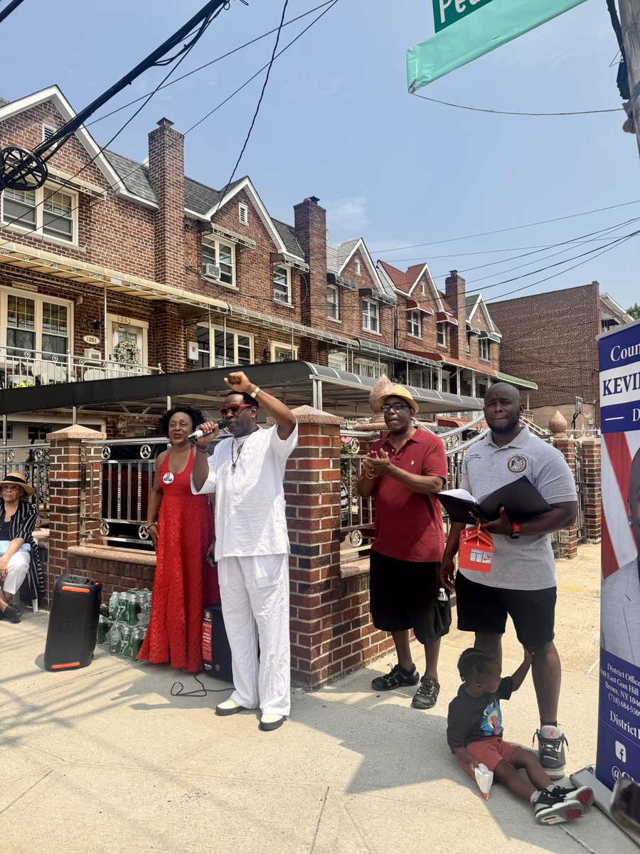 Today, we proudly honored Annie Mae Calhoun with a street co-naming on Pearsall Ave— the block she called home for over 60 years. Her unwavering dedication and service to our community left a lasting legacy. TY to the Calhoun family, loved ones, and all who joined in celebration.