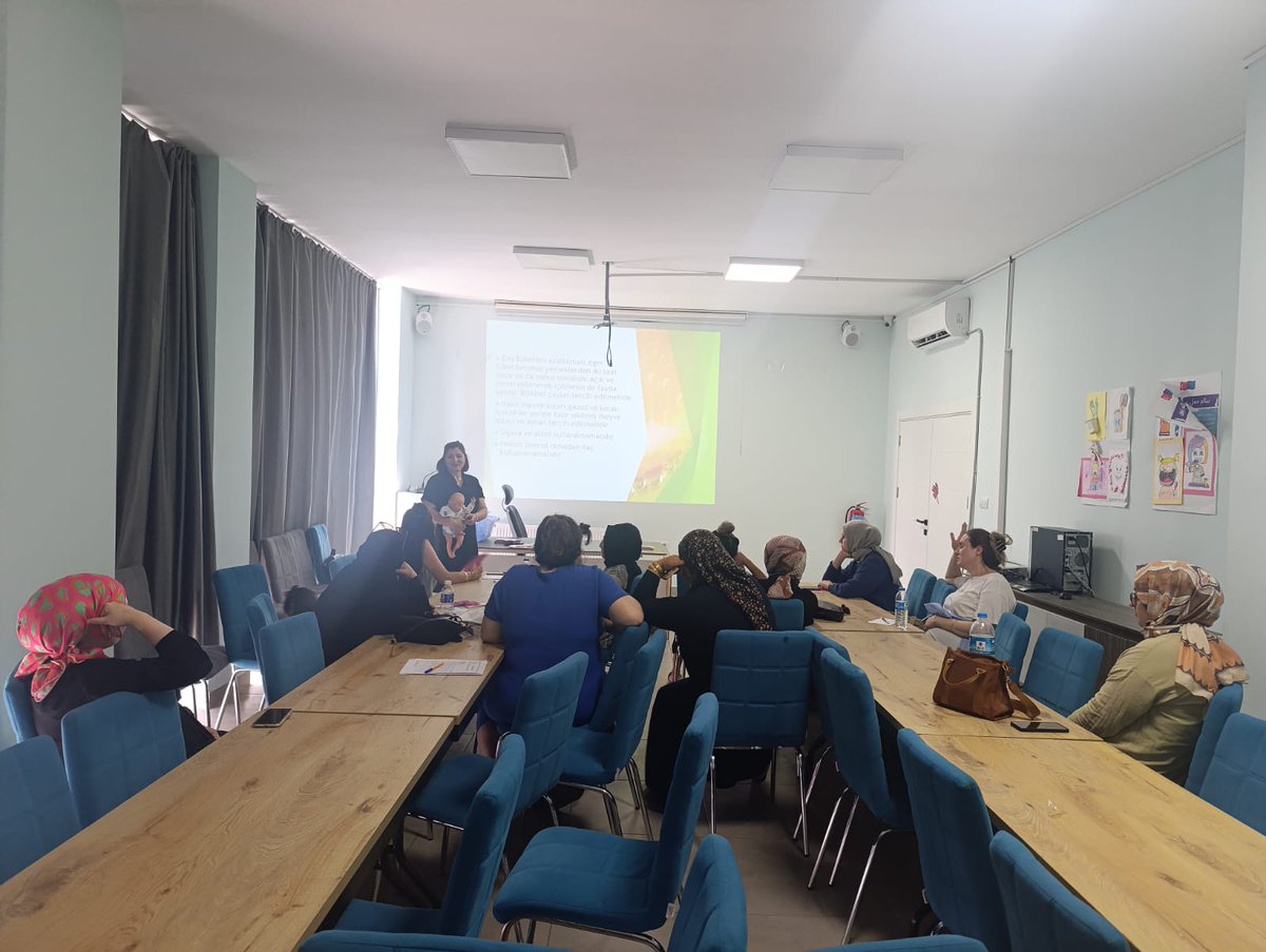 Müdürlüğümüz Sağlıklı Hayat Merkezi Gebe Okulunda  gebelerimize doğum süreci, lohusalık süreci ,anne sütünün önemi,doğru emzirme teknikleri,aile planlaması, bebek bakımı ve yapılması gereken taramalar konusunda eğitim verilmiştir.