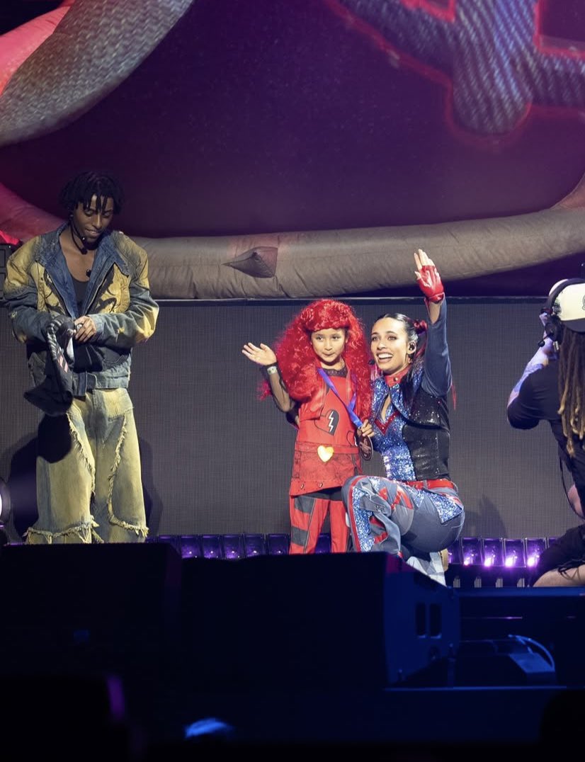 CantrallData's tweet image. “i feel like the luckiest girl in the world 🥹🌟🌟🌟phoenix you were amazing last night &amp;lt;3333 see u tonight vegas 😈😈” 

Kylie Cantrall via Instagram!
