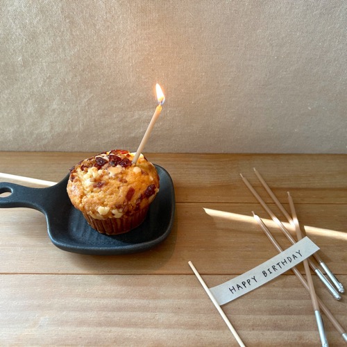 kurashi_to_osha's tweet image. 落ち着いた綺麗な色の「HOME The Candle」 kurashi-to-oshare.jp/goods/227142/