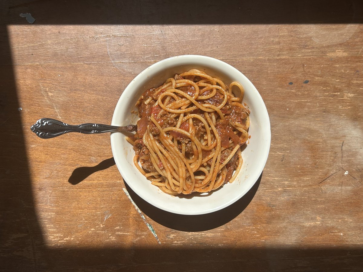 spittingclots's tweet image. big fat bowl of spaghetti bolognese i made with tomatoes from the garden