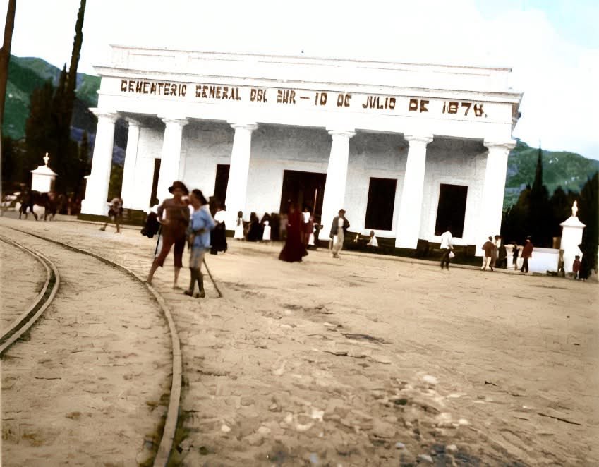 Caracascuentame's tweet image. Caracas, 1876. El 5 de julio se inauguró el cementerio General del Sur en presencia del presidente de la República, general Antonio Guzmán Blanco
