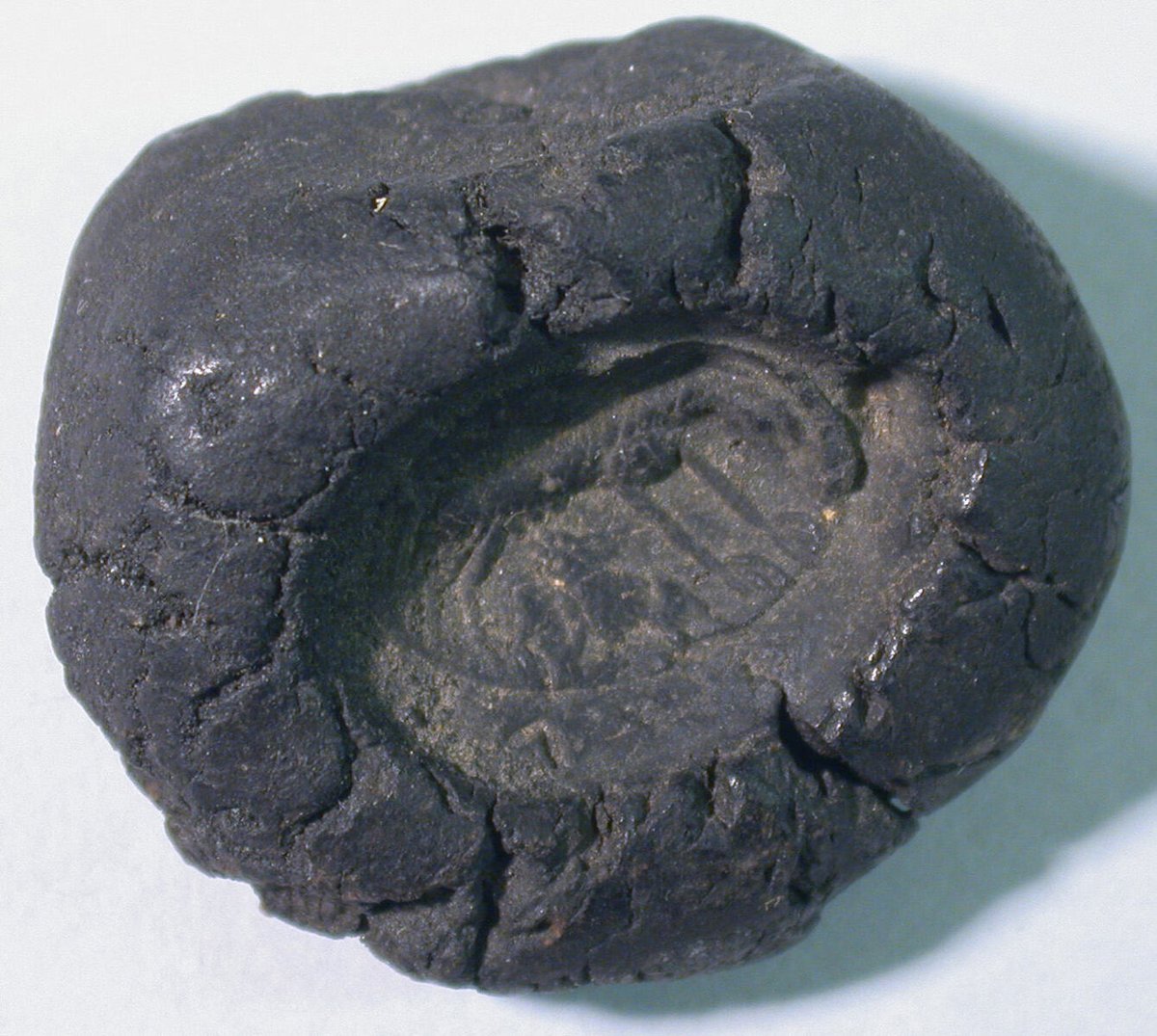 met_ancientart's tweet image. Sealing #artbots #themet