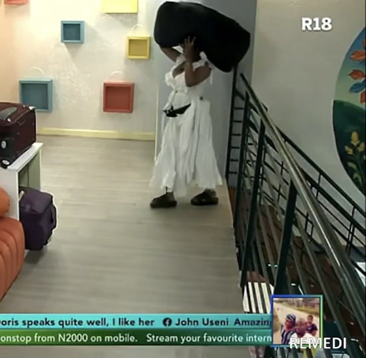 Phyna_Stan247's tweet image. Imisi don dey carry the show on her head already o 👏🤣😂😂 whatever will make you win dear keep it up 👍
#BBNaijaS10 #BBNaija