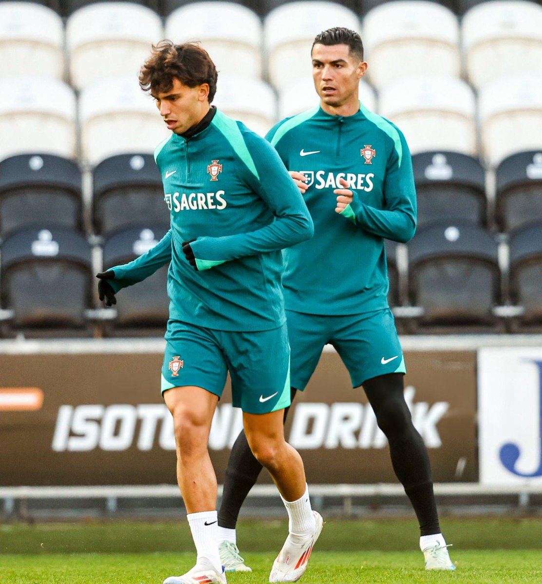 CR7xWorld's tweet image. 🚨 عـــاجـــل 🚨  

جواو فيليكس في طريقه للإنضمام إلى النصر! 🤯🇵🇹

 [ لويس كويلو ]