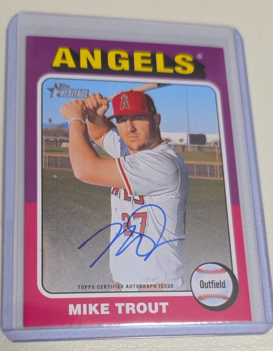 RobbyRage34's tweet image. 2024 Topps Heritage Real one auto Mike Trout...$300