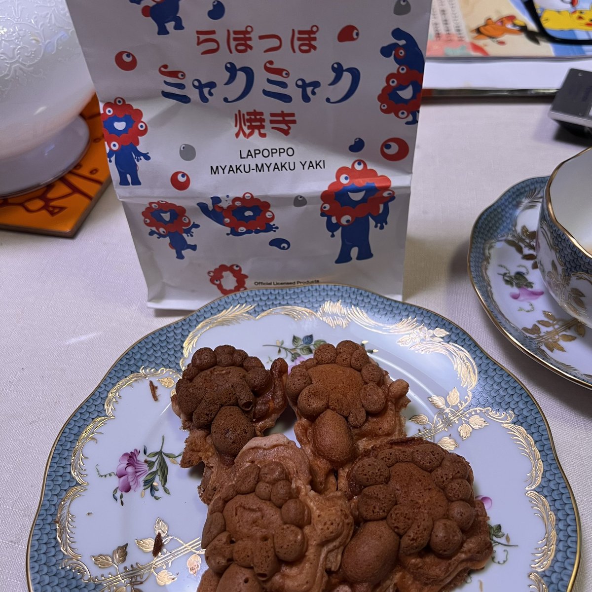 a_fish_monger's tweet image. 先日、ハンガリー館、ポーランド館と東欧連覇したので取り敢えず余韻に浸りつつのお茶を
#木漏れ日のお茶会 #ヘレンド #ケントハウス #おうちティータイム
