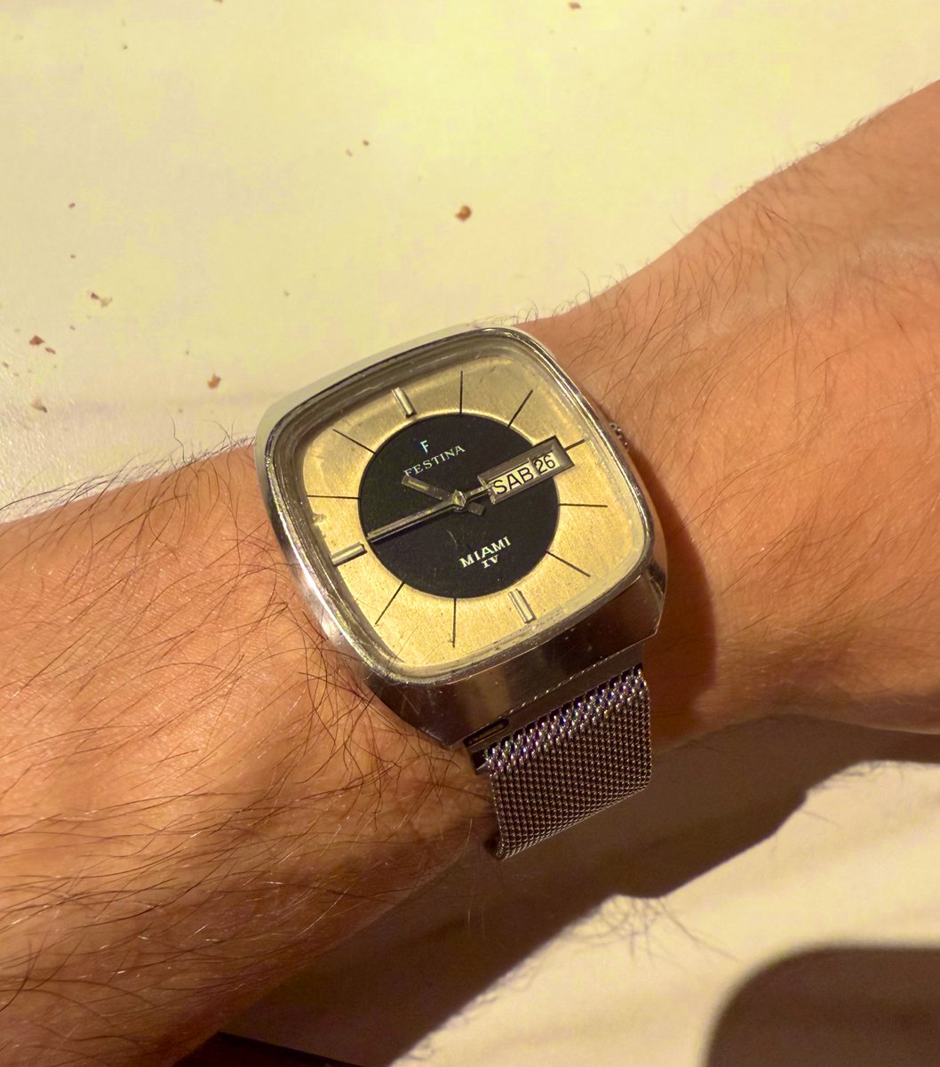 serd1g's tweet image. Relojes de verano.