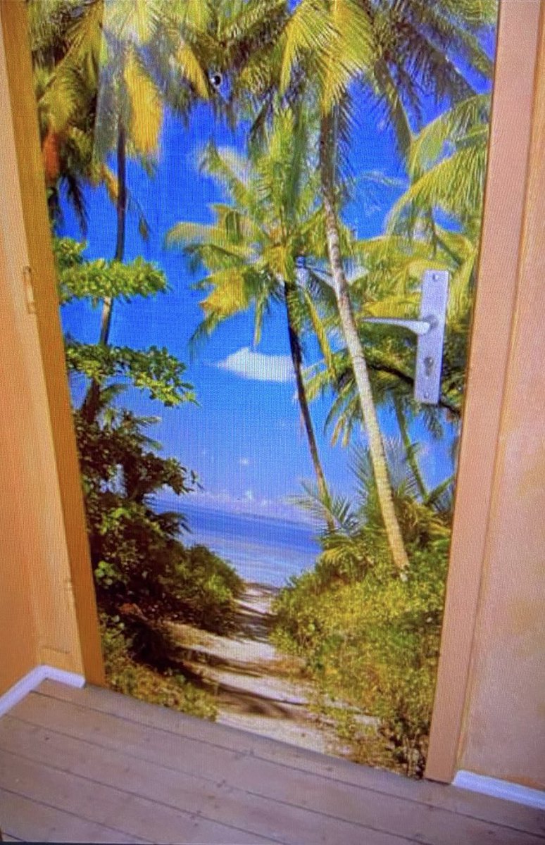 Modern_Robinson's tweet image. 1995 I created a vision of my dream to walk this one day at my place, today 30 years later I reached this place.. Dream and walk the Dream