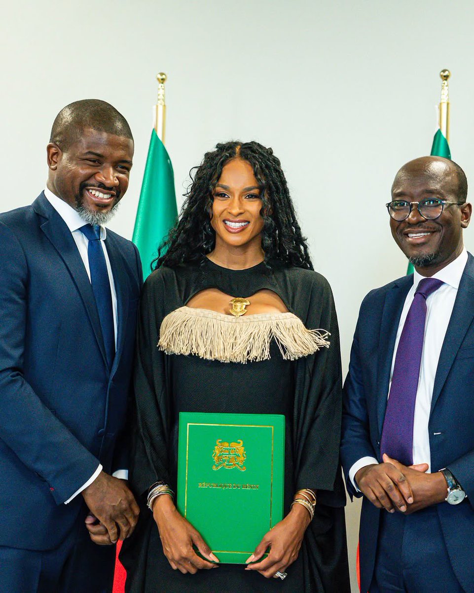 CiaraSquad_'s tweet image. Ciara received her certificate of Beninese citizenship, officially sealing her membership in the national community. 🇧🇯