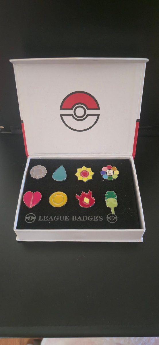 BrandonCollect's tweet image. Finally, I took the time to clean out my storage unit and get everything moved with help from @xXpink_ribbonXx. 

I found some Gym Badges!