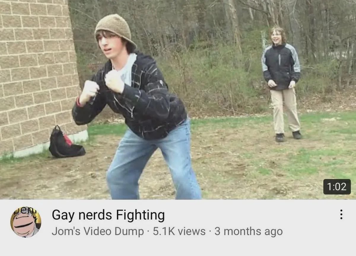 sseldomsurface's tweet image. clikkies and parxies arguing again