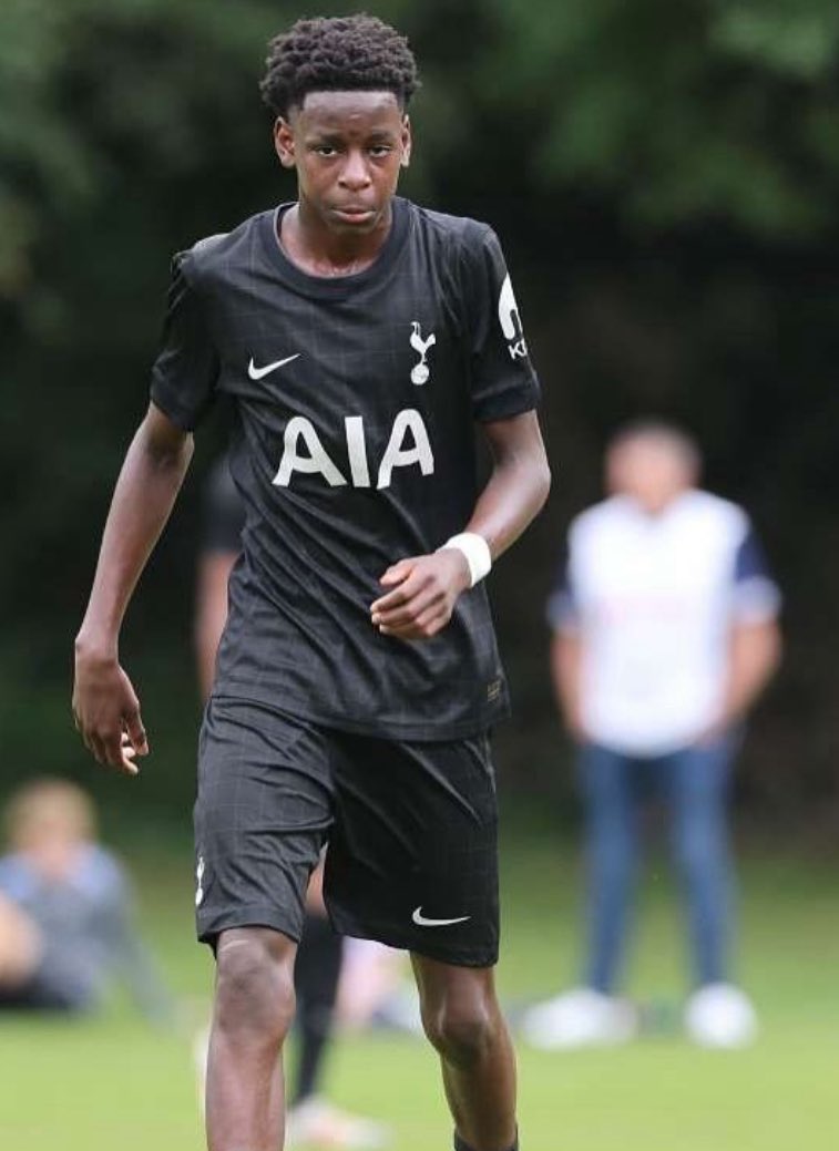 darwizzyscout's tweet image. Toju Wellspring (010’) qui a fait ses début avec les U18 !
