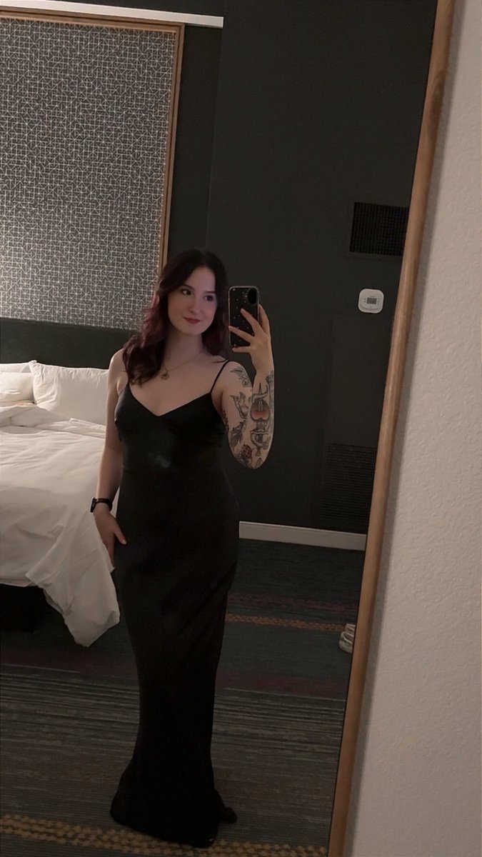 firelordaimee's tweet image. apple watch in a formal dress ✅
