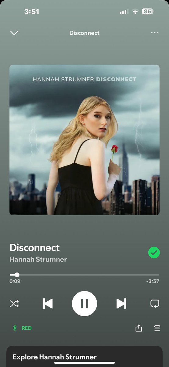 jordyn_bliz's tweet image. Listening to disconnect at the Starbucks cafe and drinking my drink!