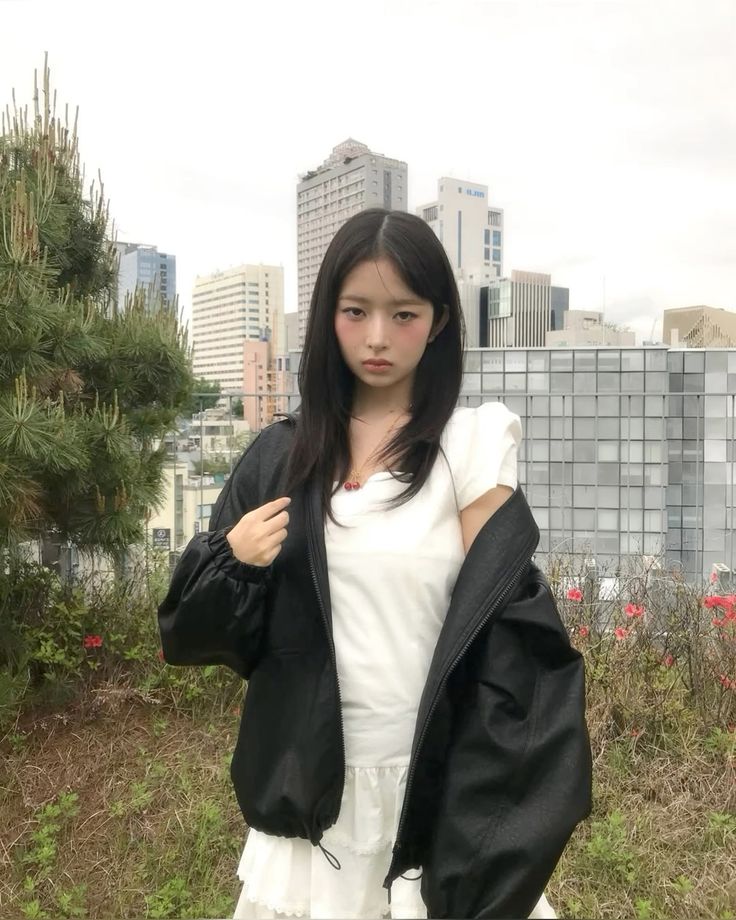 rorobiie's tweet image. hello everyone!!!!!!! I went out today hoping to find some good but unfortunately had no luck 😔 BUT AT LEAST I LOOKED CUTE