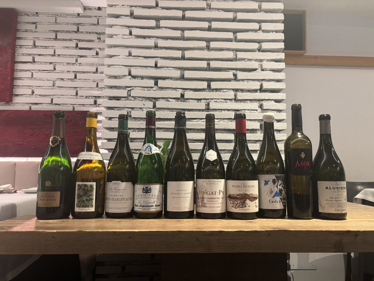 roc_sumiller's tweet photo. Algunas noches de verano inolvidables en Taberna Laredo 🖤🙏
.
.
#winesofthenight #bourgogne #valledeuco #napavalleywines #champagnelover #tabernalaredo #zuccardiwines #vilaviniteca https://t.co/NWNck0mUxL