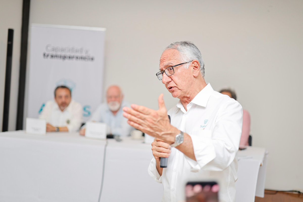 La plata no es de las EPS, es de todos nosotros y por eso tiene que llegar a los municipios. Y la pelea es esa, que le hemos dicho a unos tres o cuatro que se quedan con la plata, que esos recursos tienen que llegar al territorio. 

Estamos desacomodando a los poderosos que han