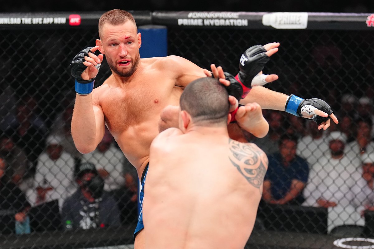 UFC tweet media