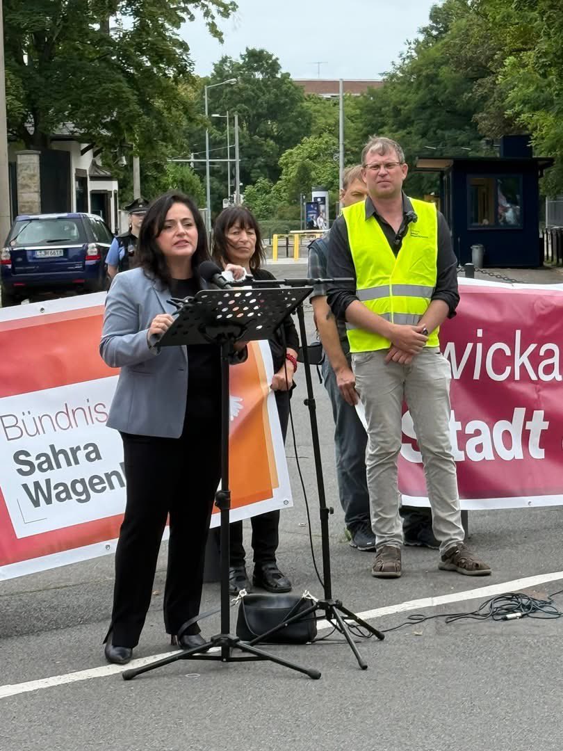 freddyerstrecht's tweet image. „Ohne Frieden ist alles nichts!“
Unter diesem Motto stand die heutige Demonstration vor dem US-Konsulat in Leipzig, die von der BSW-Region Leipzig organisiert wurde.
Fiedensbewegte aus allen Teilen Sachsens - darunter auch etliche Erzgebirger - trafen sich, um gegen den Krieg…