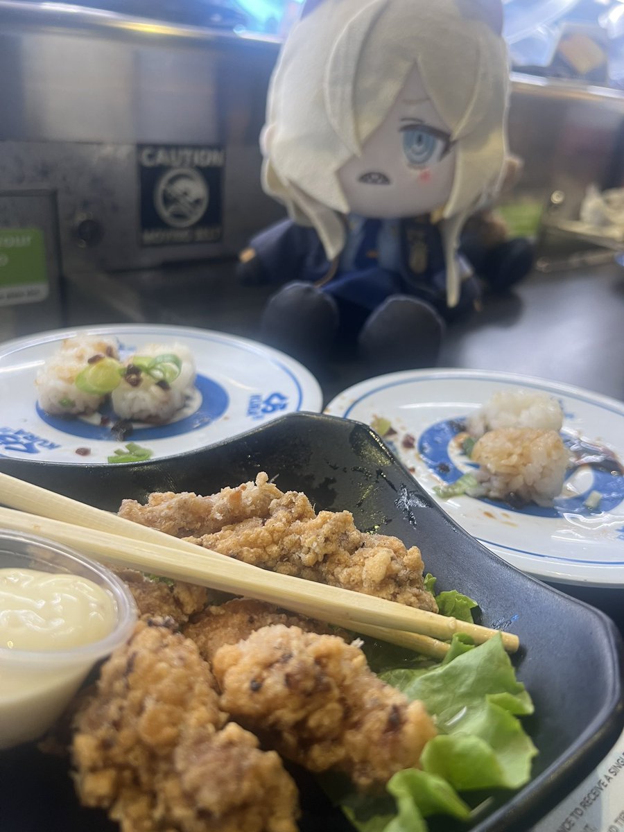 cmpocrossdaWRLD's tweet image. She&apos;s on her lunch break

Thank god for the day 🙏 (sushi edition)
